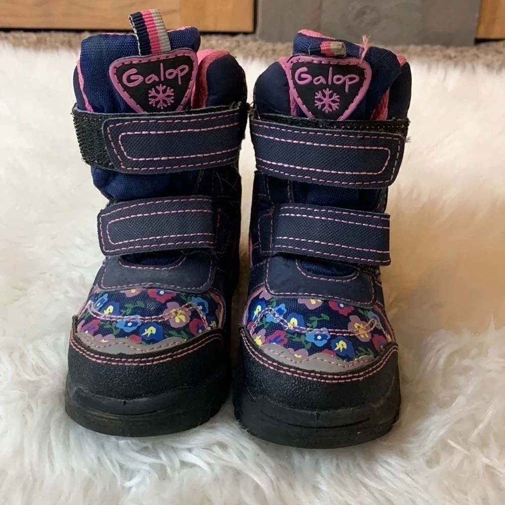 Baby girl Snow / winter boots by Galop with floral print Size 7
